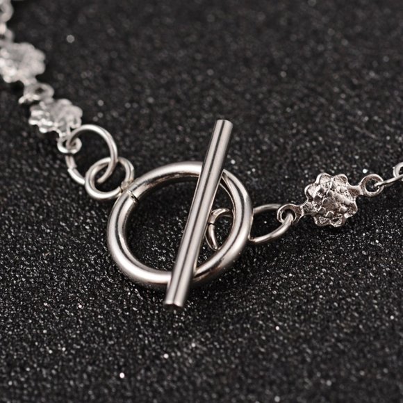 Pretty flower toggle bracelet, Strong Never tarnish stainless steel floral links - Picture 3 of 3